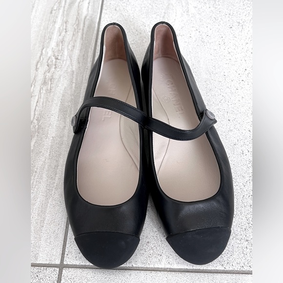 Authentic Chanel black leather Mary Jane sz 38 worn once - Picture 6 of 10